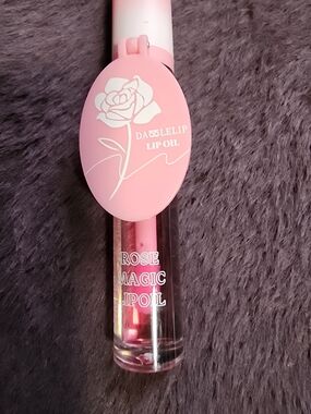 Rose Magic Lip Oil - Pink $10 NWOB